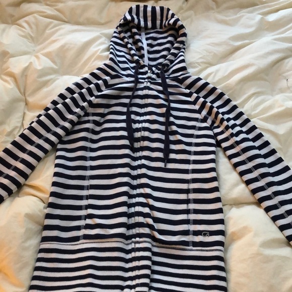 Gap Fit Navy Blue and White Striped Sweatshirt - Picture 8 of 9